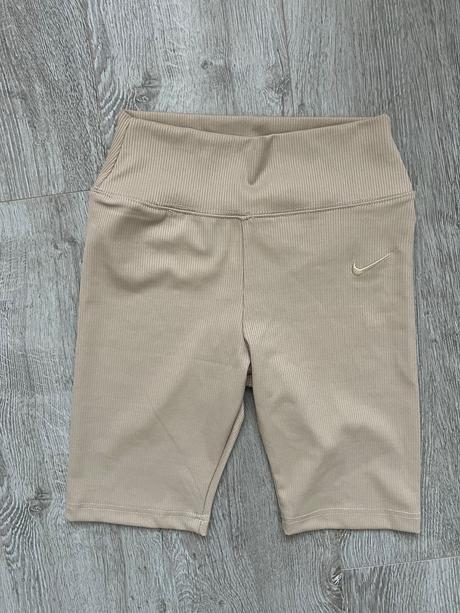 Bezove kratke leginy, s