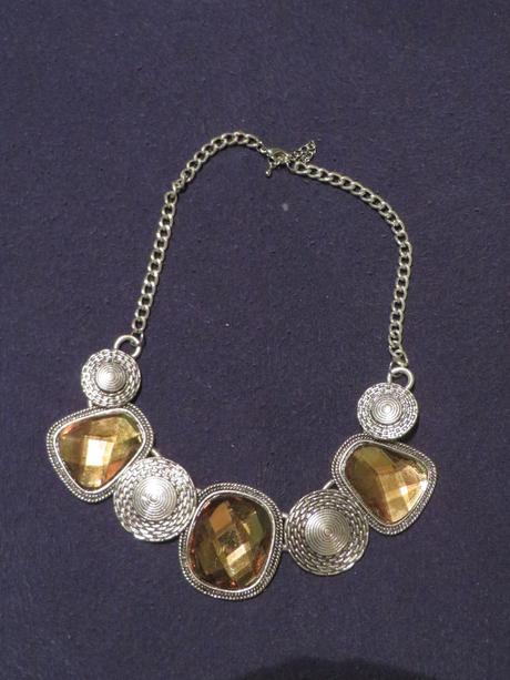 Náhrdelník - bižutéria,