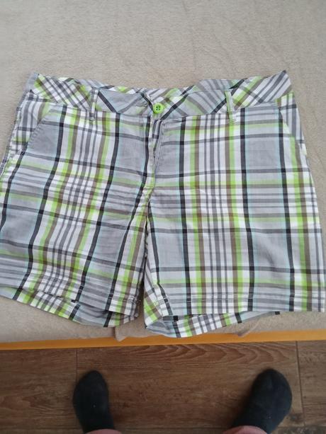 Šortky, 40
