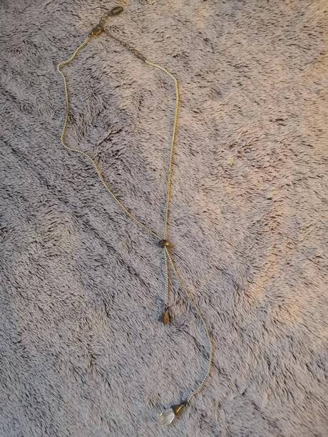 Náhrdelník s kryštálom,