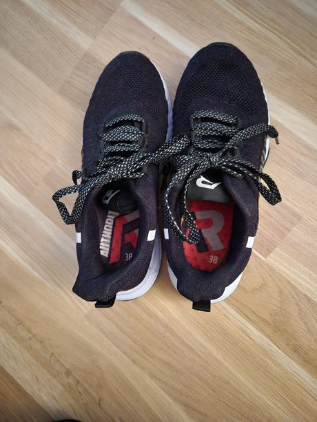 Tenisky, authority,38