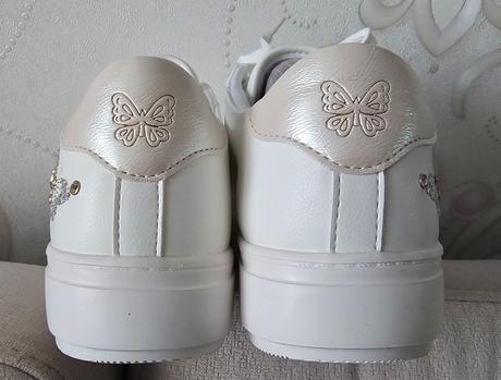 Botasky s motýlikmi, 38