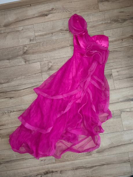 Spoločenské šaty, 38