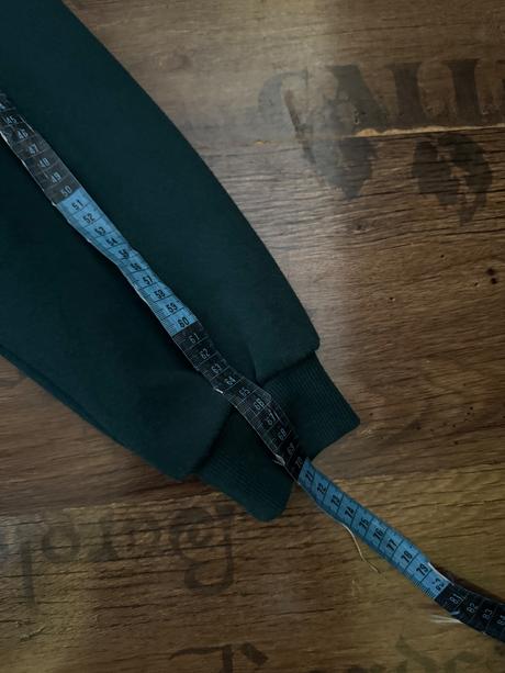 Tmavozelená mikina ucla divided, h&m,s