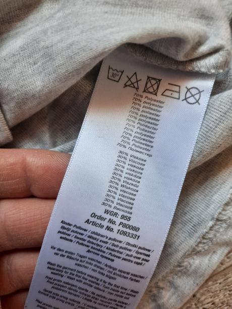 Tenký pulovrik, 128