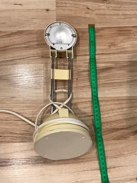 Stolová lampa s nastaviteľnou výškou, 