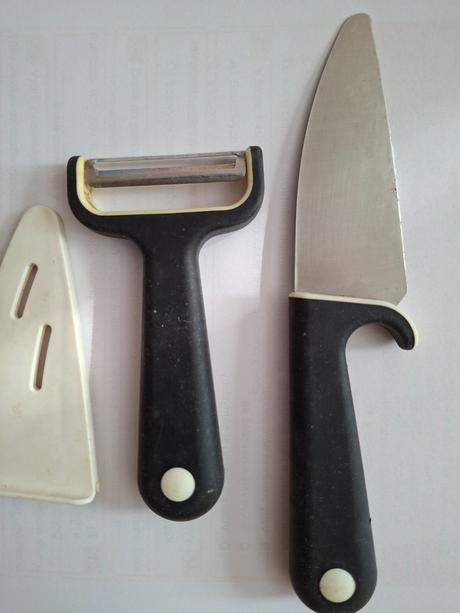 Ikea detsky noz + skrabka,