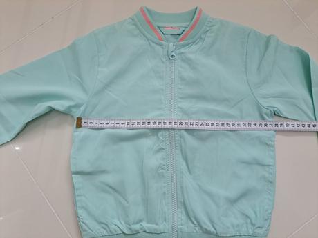 Bombera s aplikáciou na chrbáte, lupilu,116