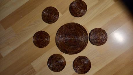 Podtacky na poháre a flaša, 