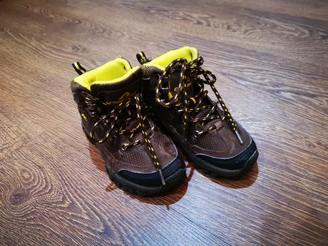 Trekové topánky, 28