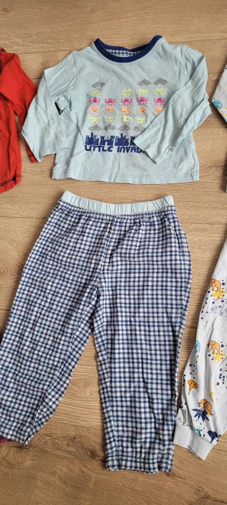Pyžamá 3ks, lupilu,86