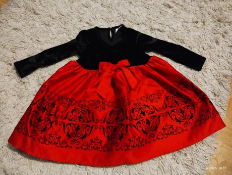 Šaty so zamatom, 86