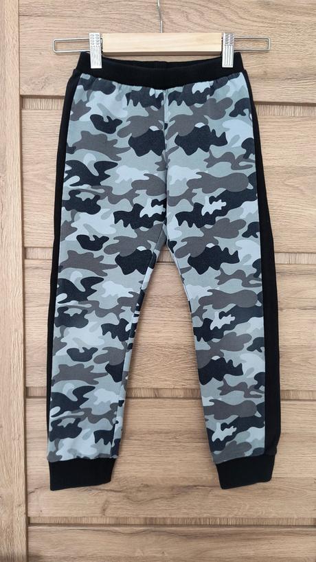 Balík oblečenia veľkosť 122, 122–134