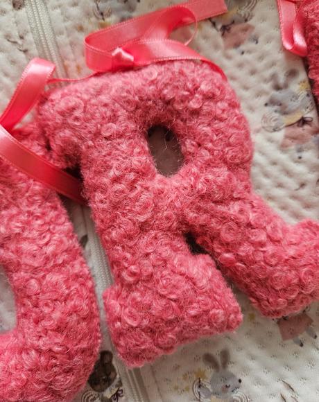 Laura - meno do detskej izbičky,