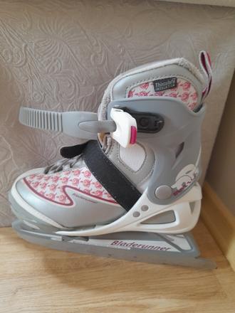 Ľadové korčule, 32