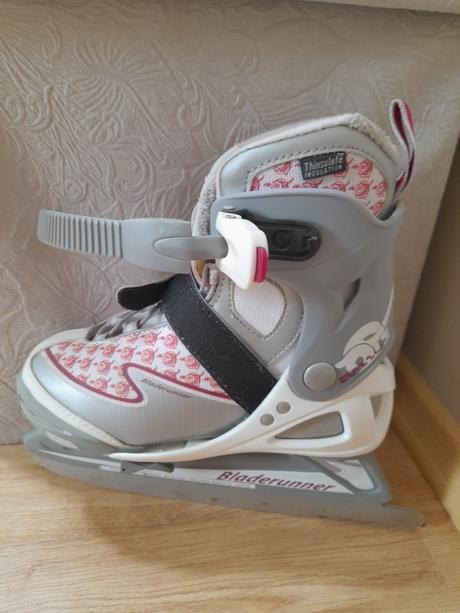 Ľadové korčule, 32