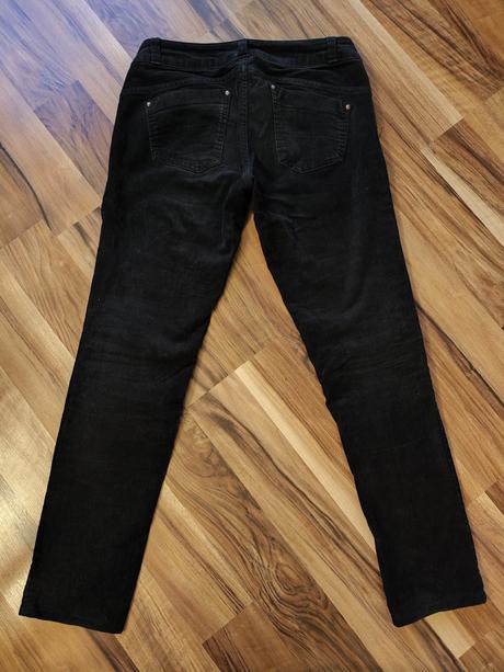 Mensestrove nohavice, 38