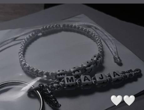 Ručné pletené náramky, 