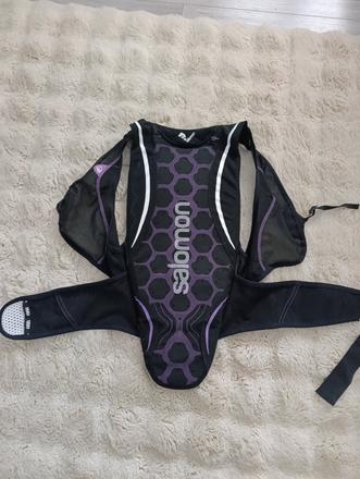 Chránič chrbta salomon,