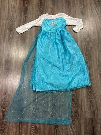 Tante tina šaty z ladoveho kralovstva,