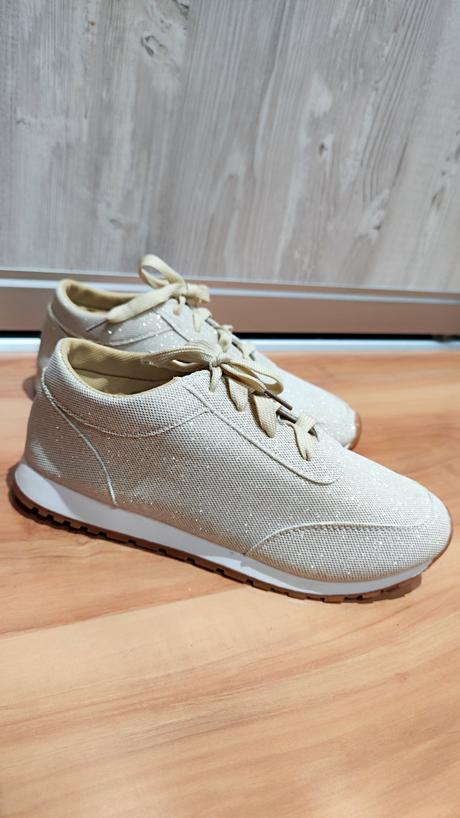 Trblietavé tenisky, 39