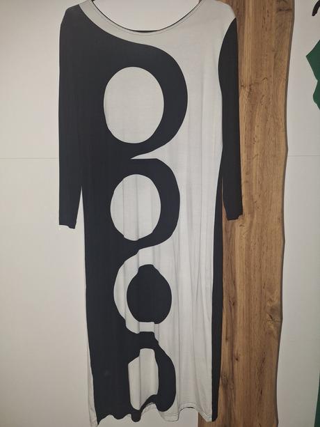 Čierno biele šaty, m