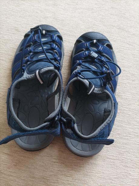 Športové sandále, 39