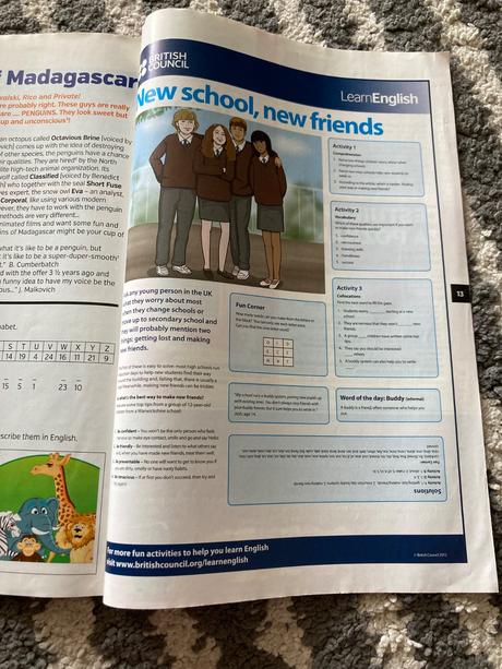 Mix anglických časopisov a mapa, 