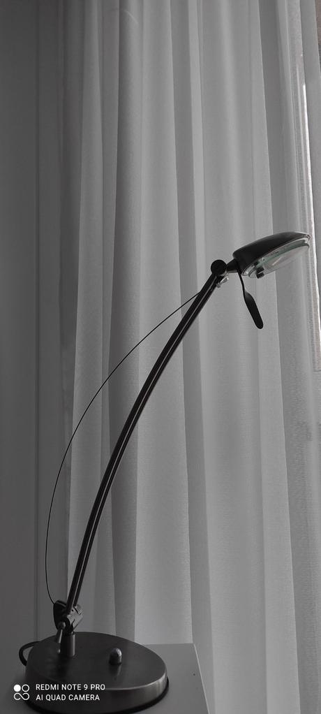 Stolná lampa strieborná,