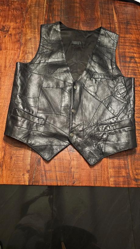 Kožená vesta, l