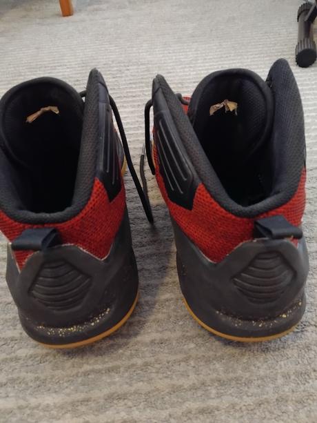 Basketbalové botasky, 45