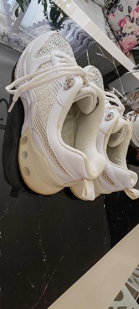 Guess tenisky, guess,40