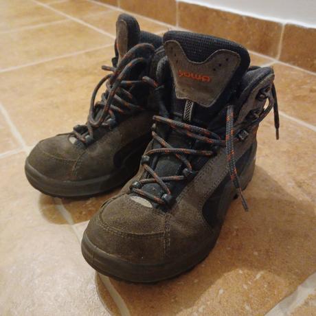Turistické kožené kvalitné topánočky, lowa,33