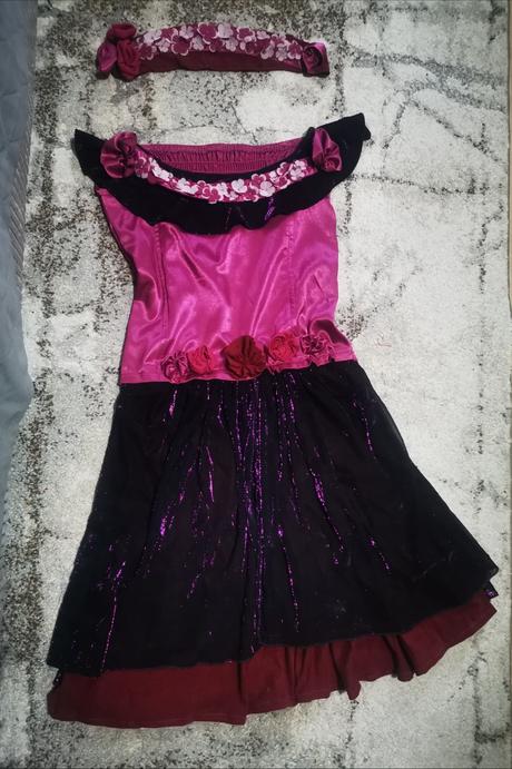 Šatičky - kostým na karneval akt., 