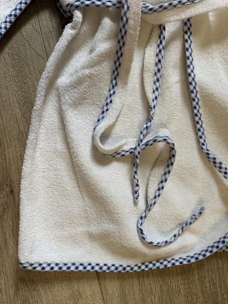 Tenší župánik, 98