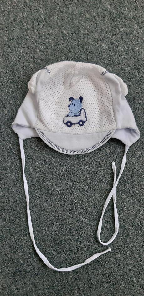 Dierkovaná čiapka, 86