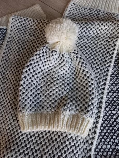 Sal s čiapkou, promod