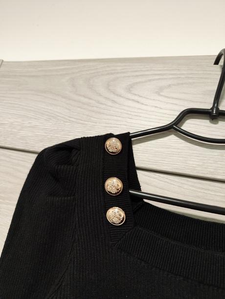 Čierny elegantný svetrík, s