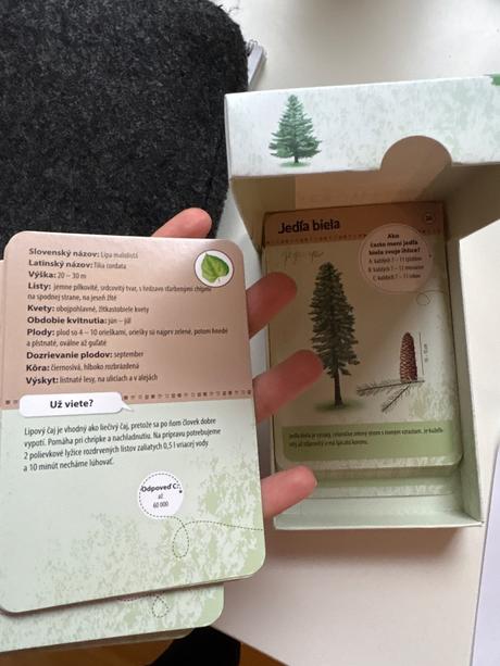 Objavujte a určujte 50 stromov, 