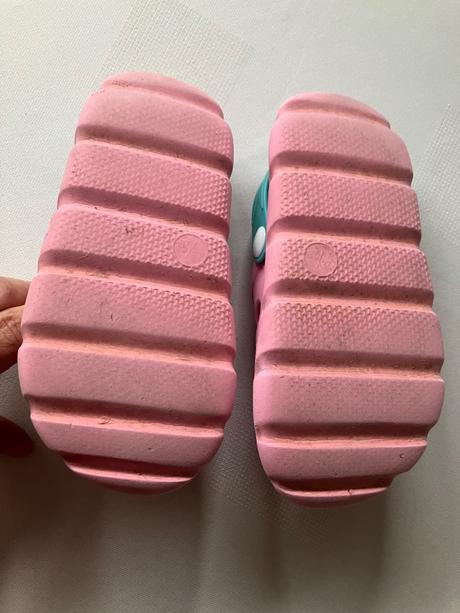 Gumené šľapky, 28