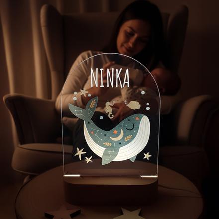 Detská nočná lampa s vlastným menom veľryba,