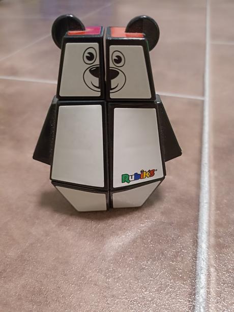 Rubiks macko,
