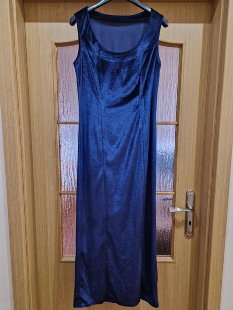 Spolocenske saty, 34