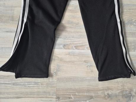 Pekné adidas tepláky - ideálne na tréning, adidas,152