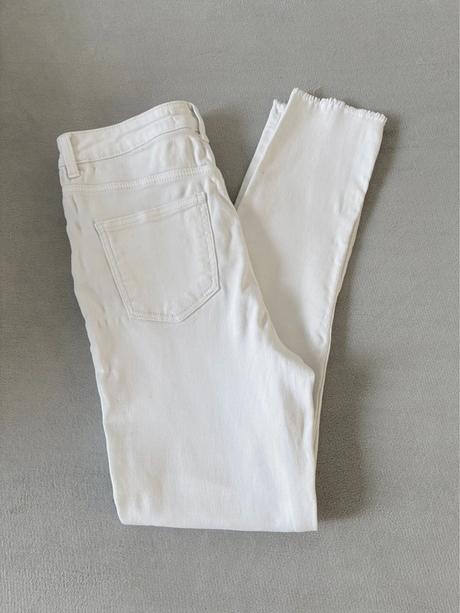 Biele rifľové nohavice, sinsay,s