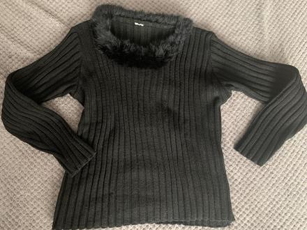 Svetrík s kožušinkou, l