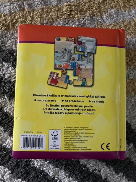 Knižka s puzzle v zoo,