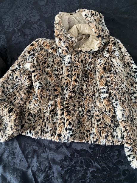 Tenší kožuštek, m