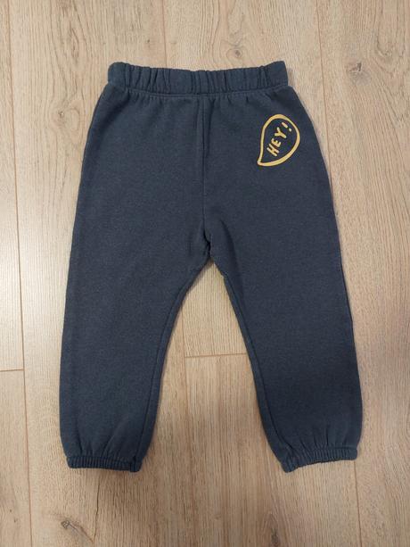 Tepláky, mikina, 86–98