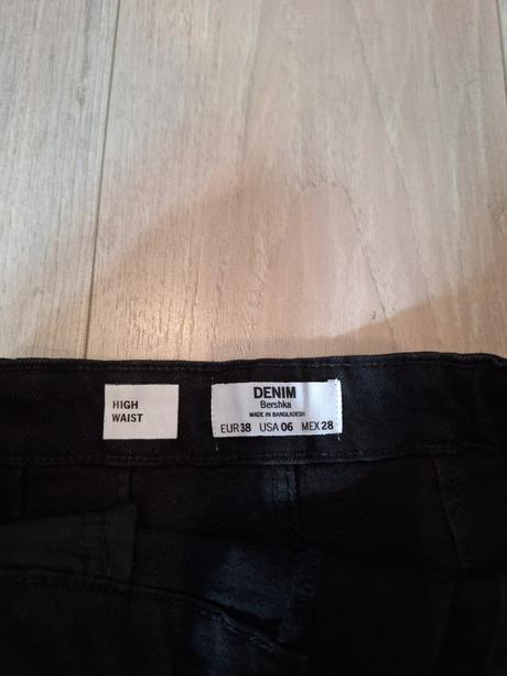 Riflová sukňa, bershka,s